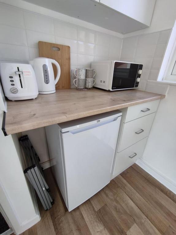 1 Bedroom Apartment With Free Parking Γουέιμουθ Εξωτερικό φωτογραφία